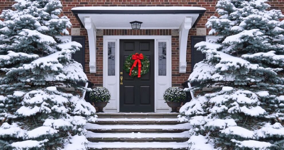 Top 5 Winter Curb Appeal Tips